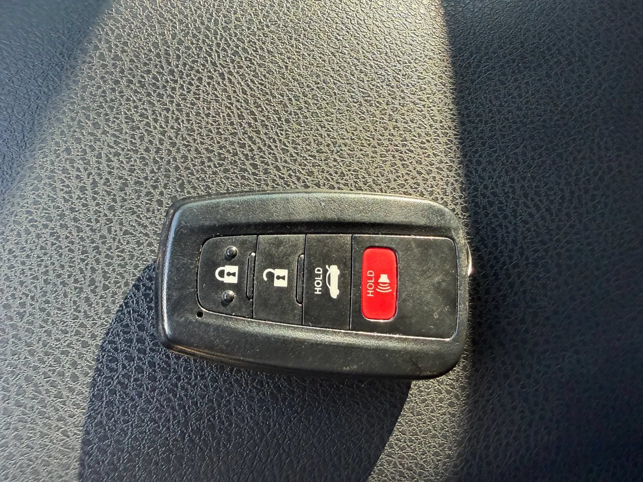 Used 2020 Toyota Camry SE w/ Convenience Package FWD image 36