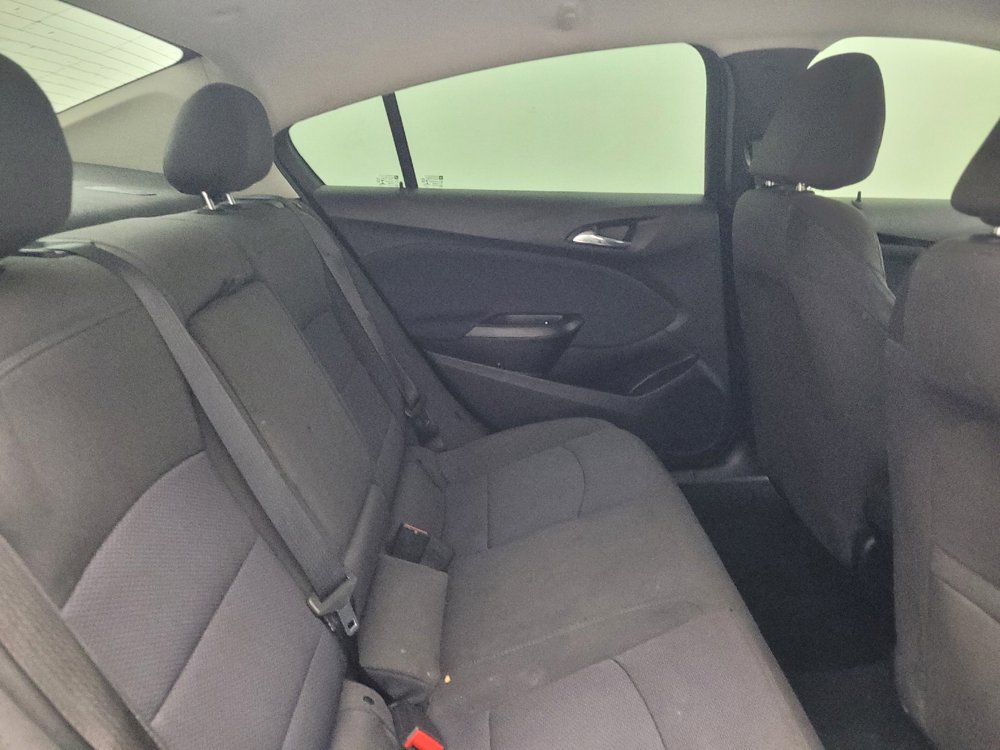 Used 2018 Chevrolet Cruze LT w/ Convenience Package FWD image 19