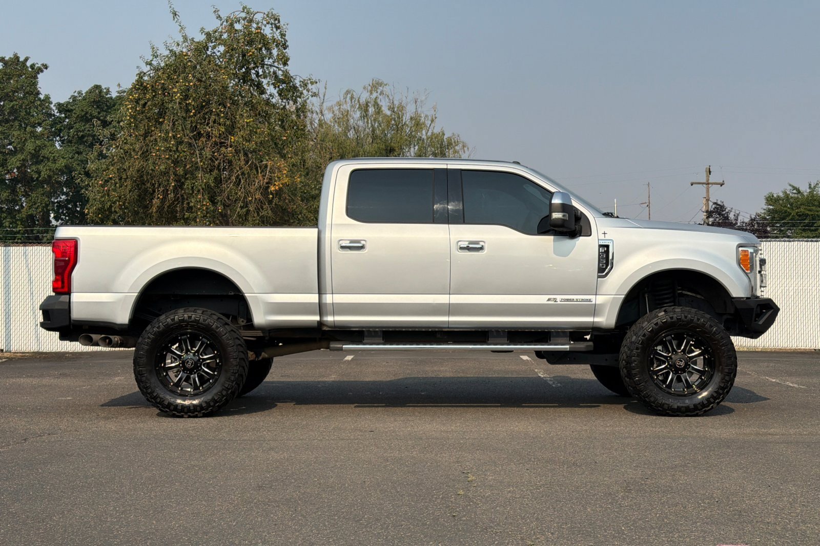 Used 2017 Ford F350 Lariat w/ Lariat Ultimate Package AWD/4WD image 3