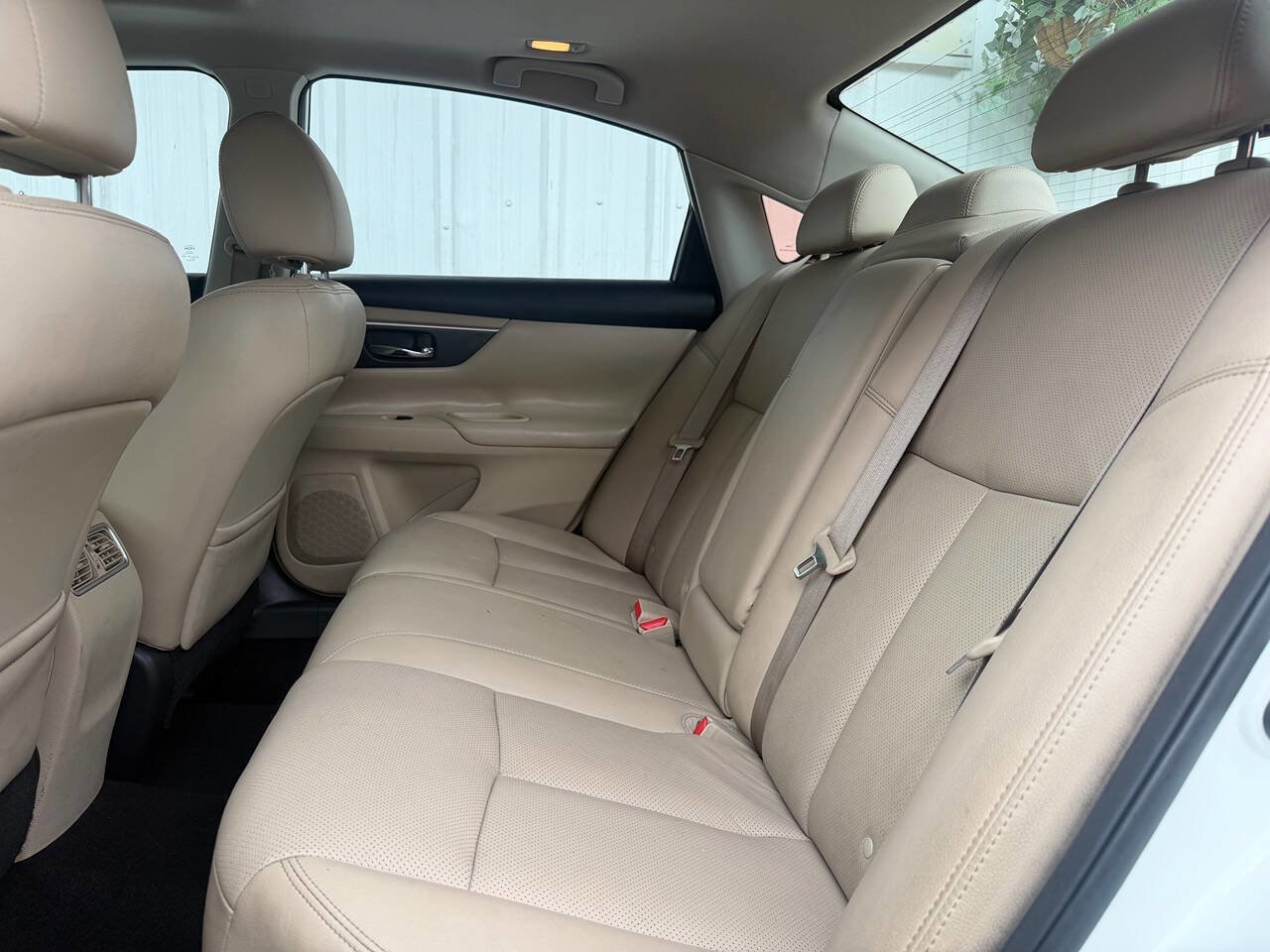 Used 2016 Nissan Altima 3.5 SL FWD image 19