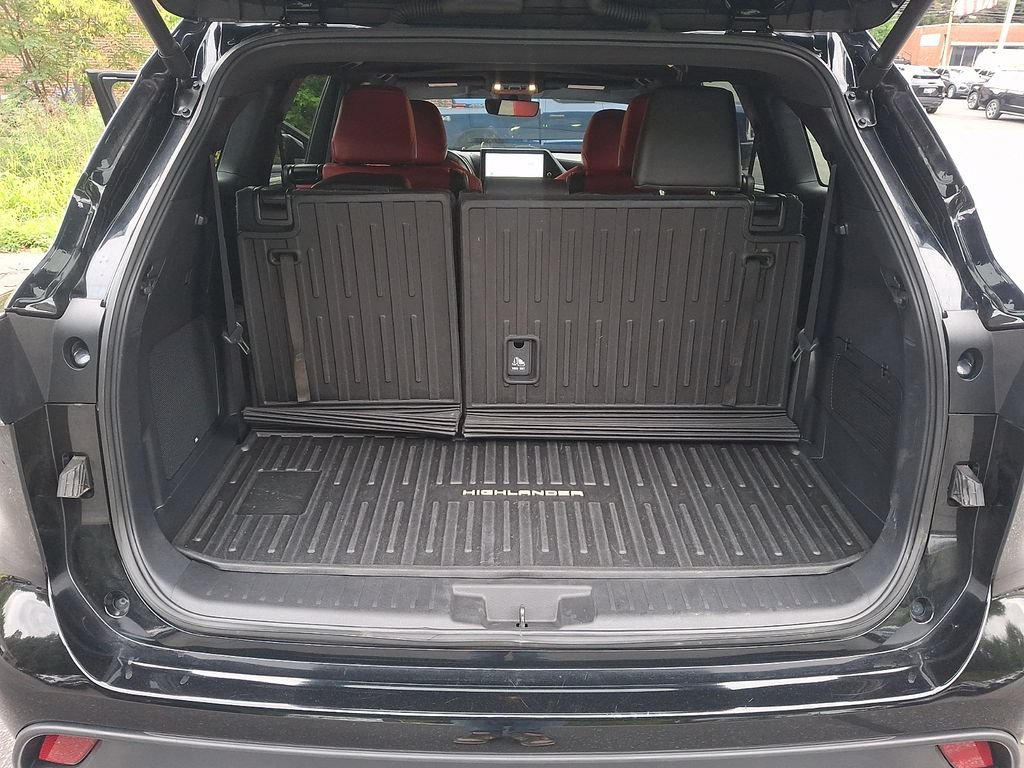 Used 2024 Toyota Highlander XSE AWD/4WD image 29