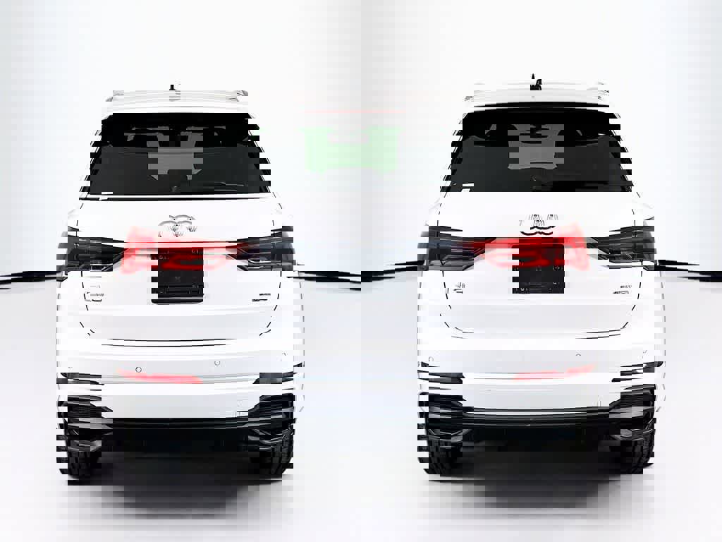 Used 2024 Audi Q3 2.0T Premium image 5