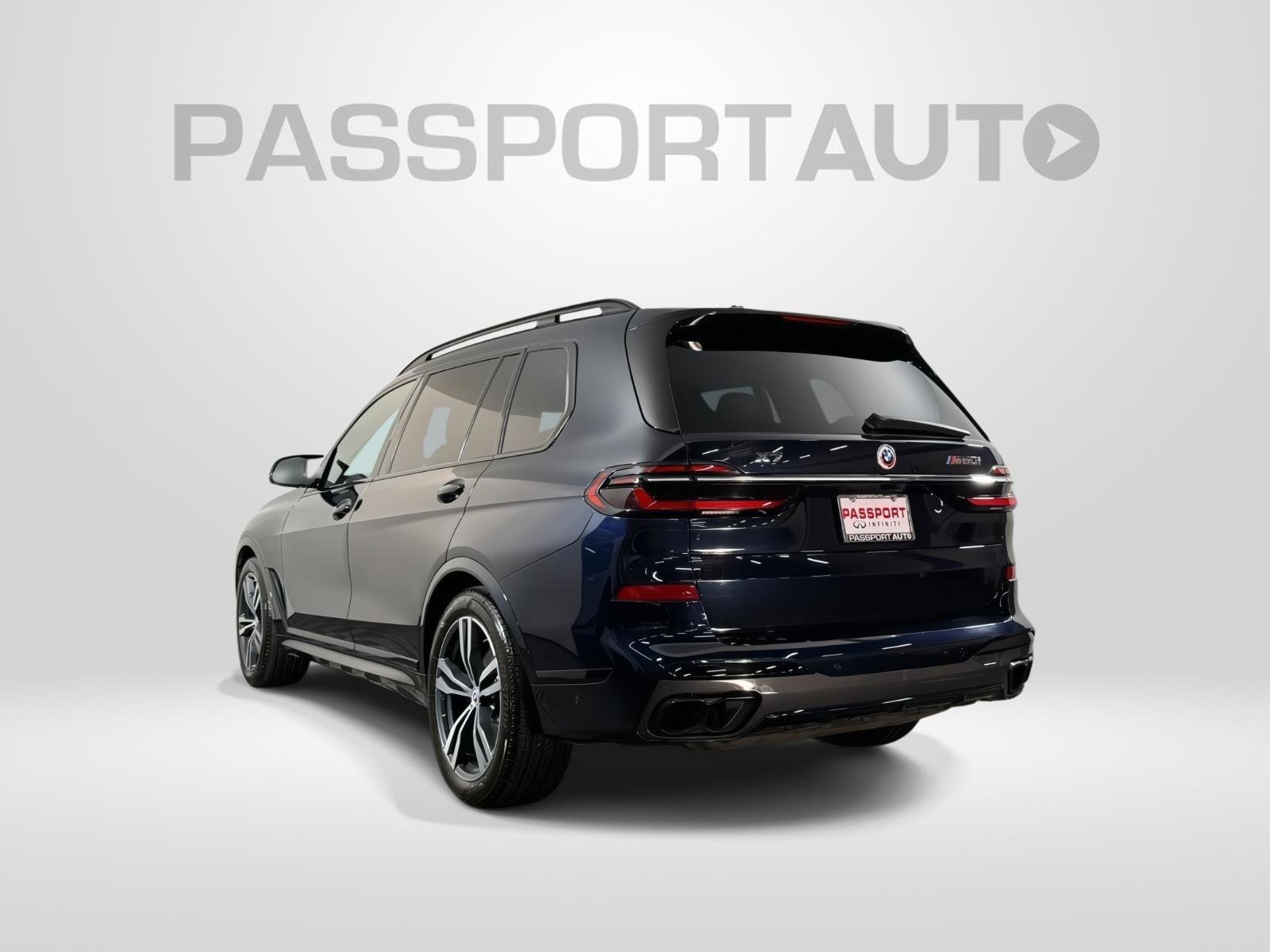 Used 2023 BMW X7 M60i w/ Executive Package image 5