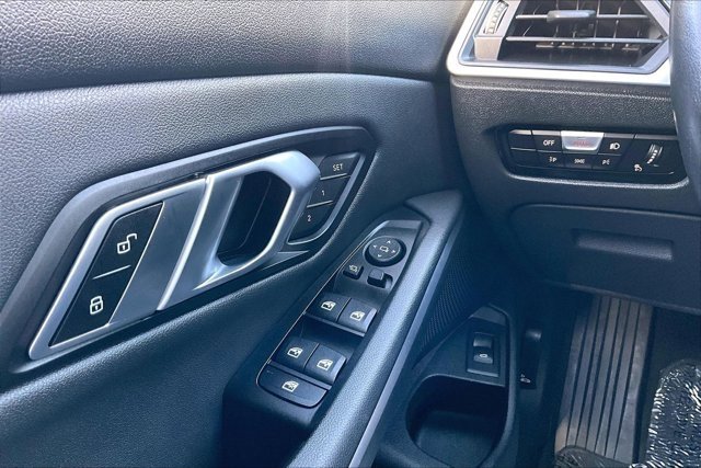 Used 2019 BMW 330i xDrive Sedan w/ Convenience Package image 16