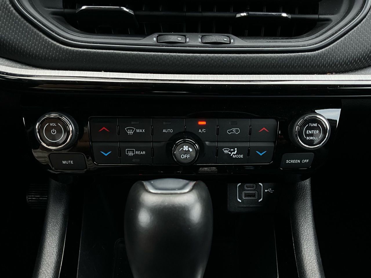 Used 2025 Jeep Compass Trailhawk w/ Trailer Tow Group image 27