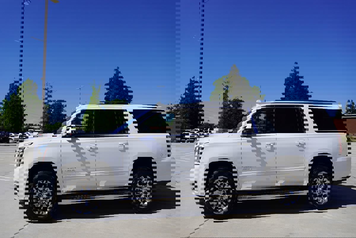 Used 2019 GMC Yukon XL SLT RWD image 3