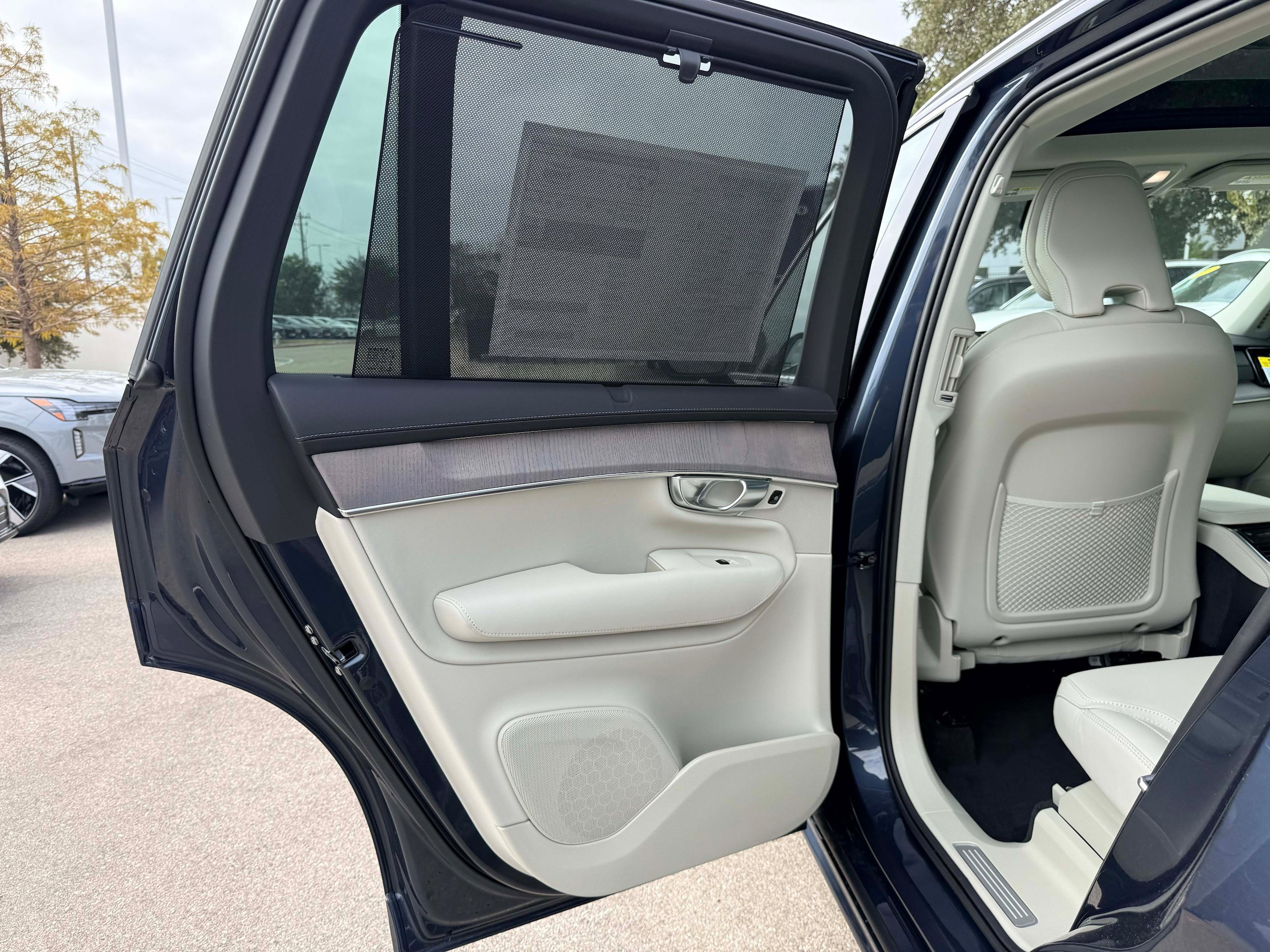 Used 2026 Volvo XC90 B6 Ultra w/ Protection Package AWD/4WD image 15