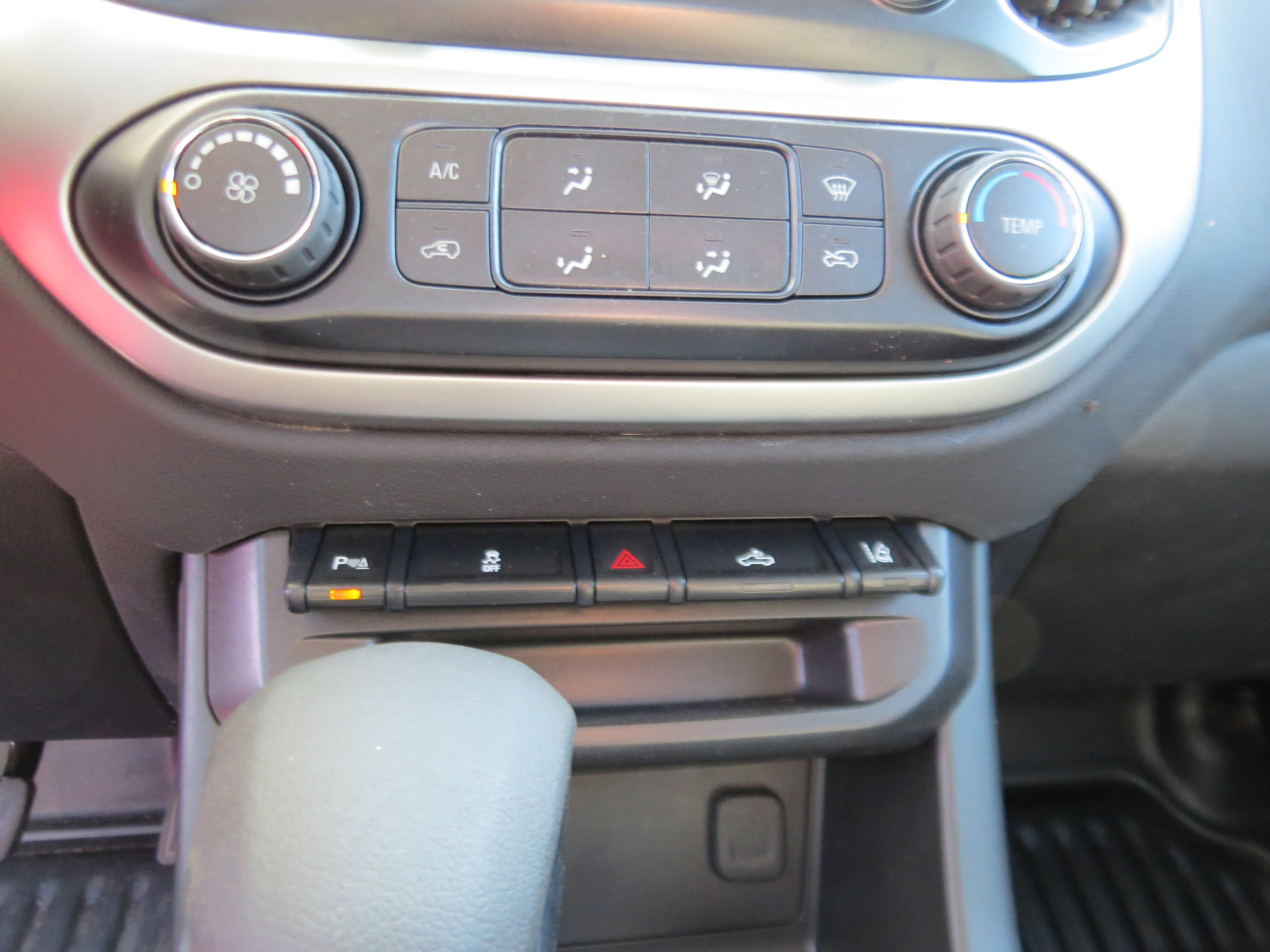 Used 2022 Chevrolet Colorado LT w/ Fleet Safety Package RWD image 18