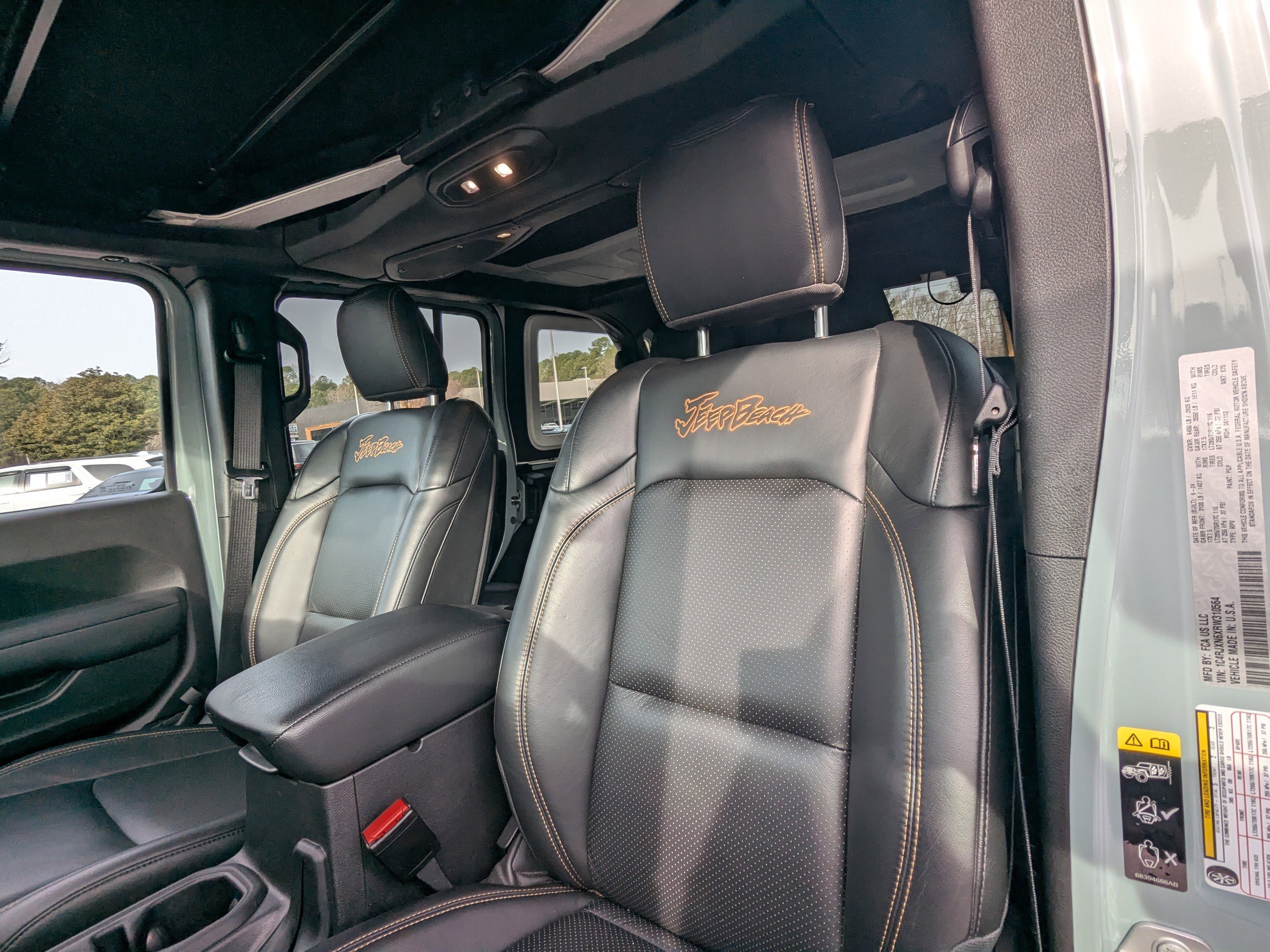 Used 2024 Jeep Wrangler Unlimited image 9