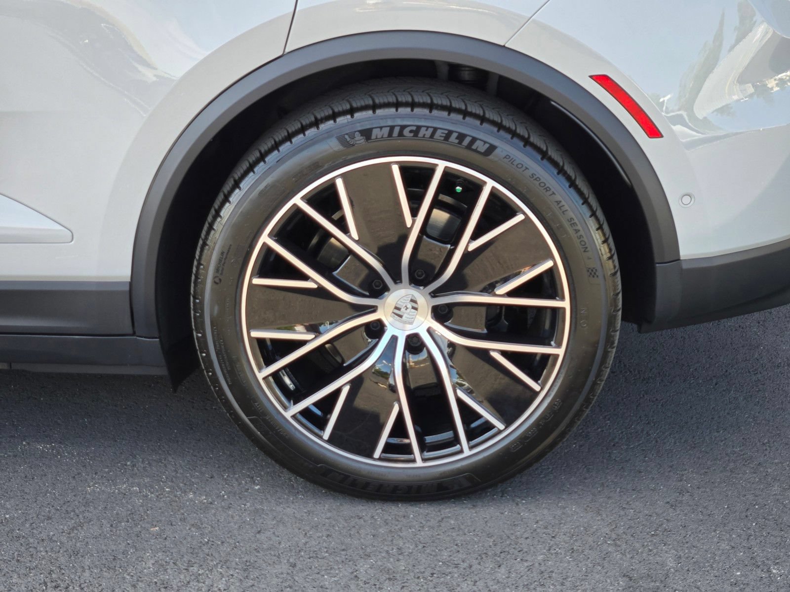 New 2026 Porsche Macan 4 Electric AWD/4WD image 11