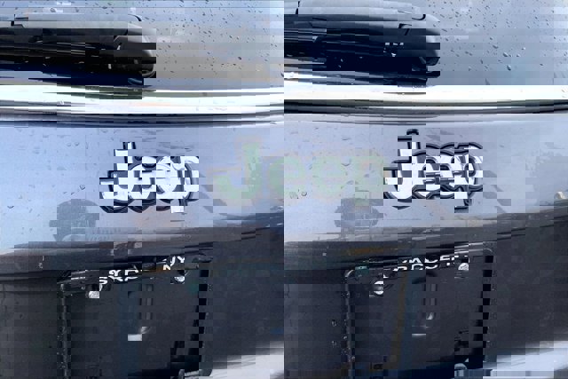 Used 2020 Jeep Compass Latitude w/ Cold Weather Group image 29