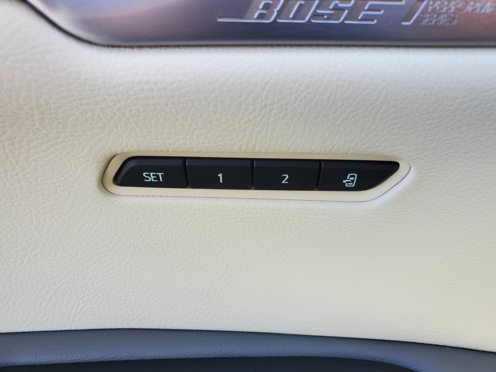 Used 2024 Cadillac XT6 Premium Luxury w/ LPO, Floor Liner Package AWD/4WD image 16
