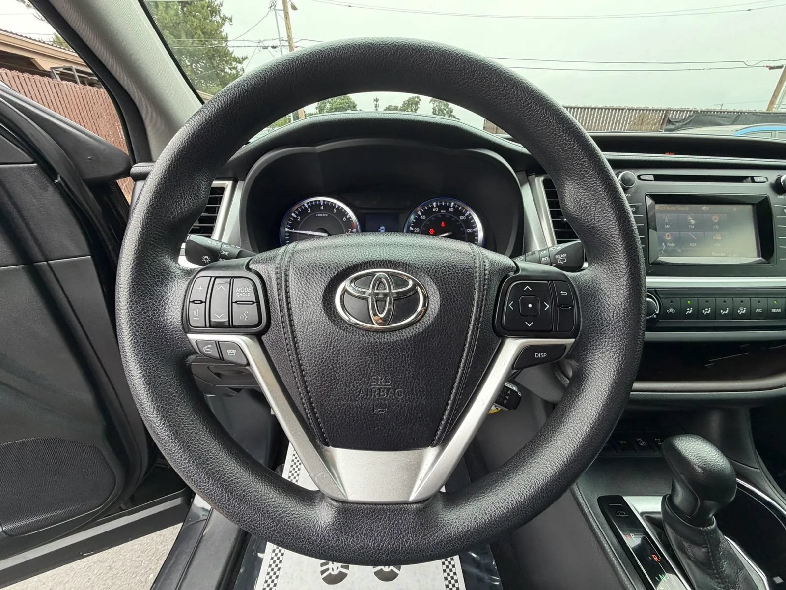 Used 2014 Toyota Highlander LE AWD/4WD image 21