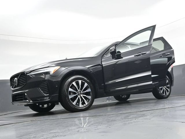 Used 2024 Volvo XC60 B5 Plus AWD/4WD image 43