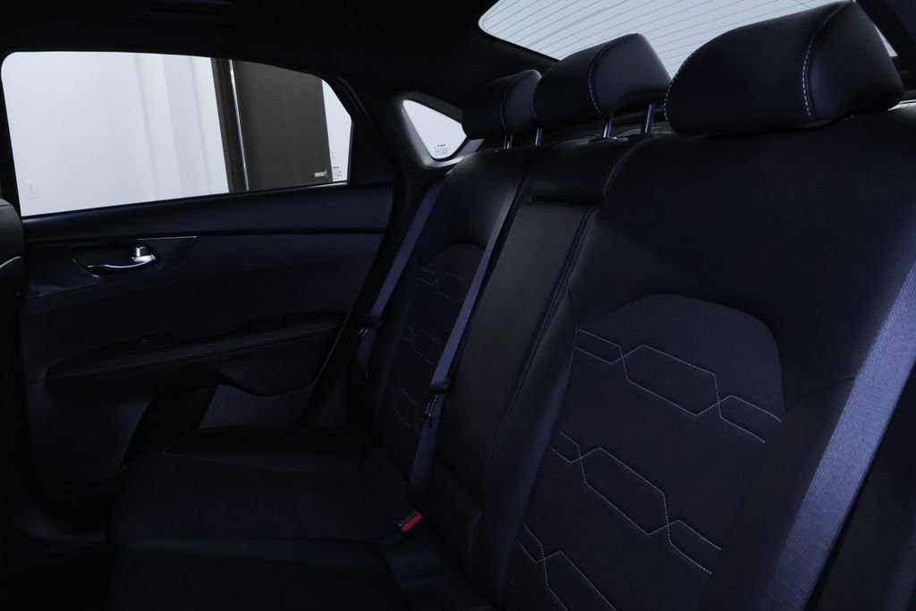 Used 2023 Kia Forte GT-Line image 15