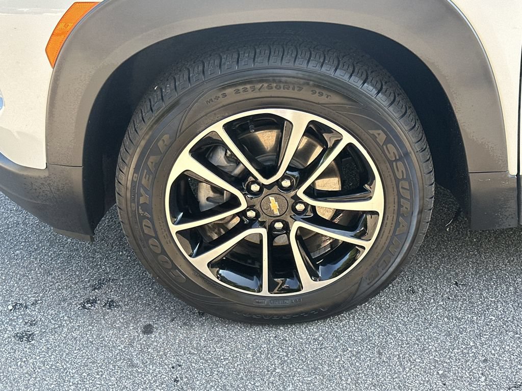 Used 2025 Chevrolet TrailBlazer LT FWD image 11