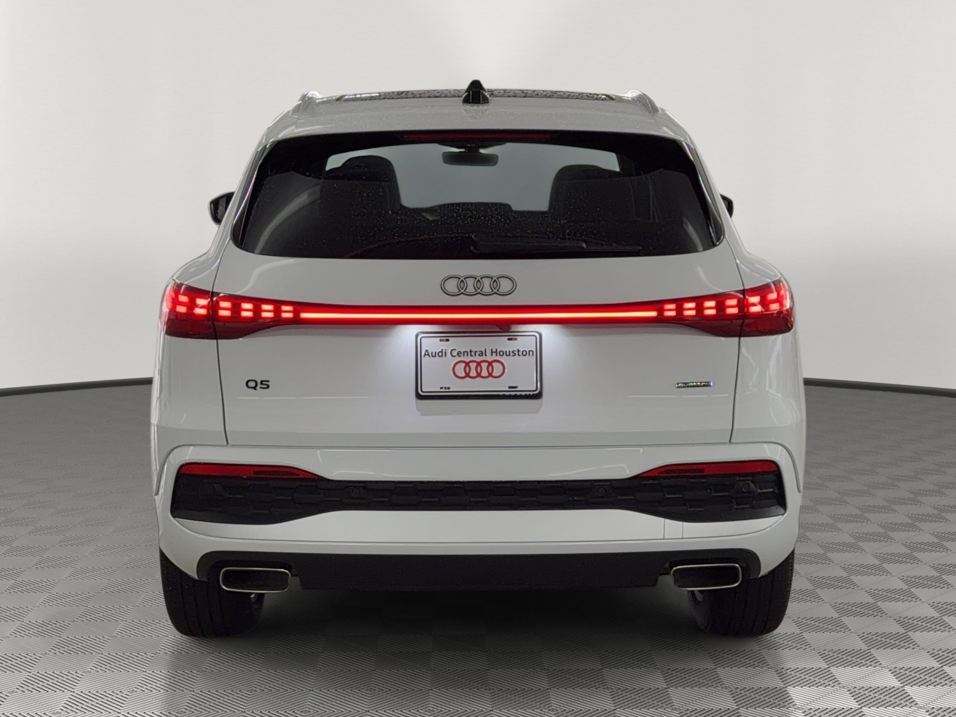 Used 2025 Audi Q5 Premium w/ Convenience Package AWD/4WD image 10