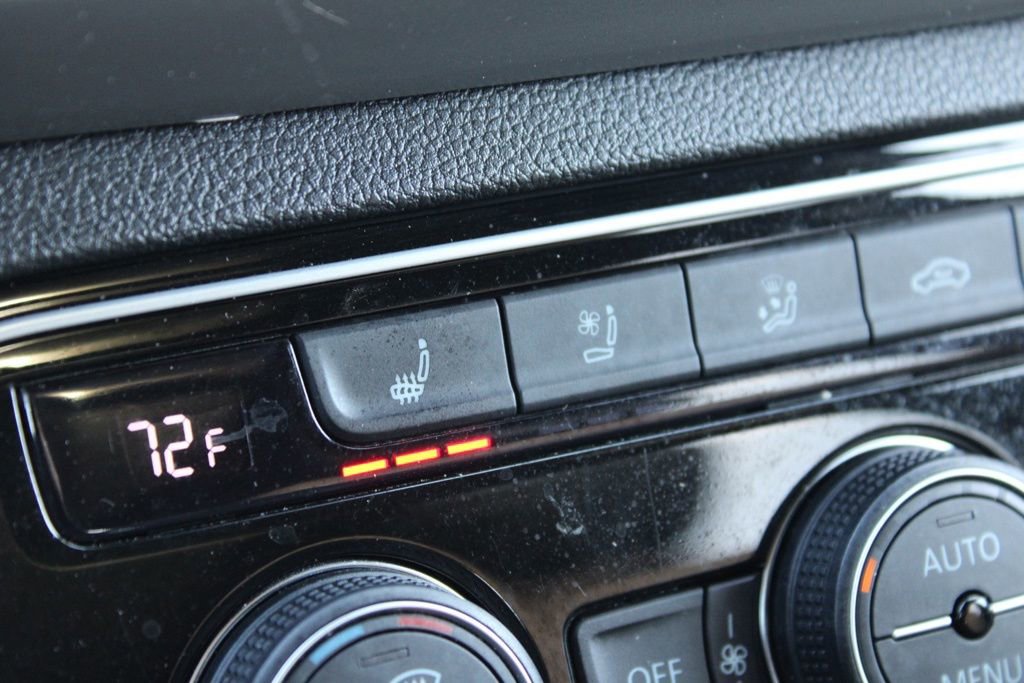 Used 2022 Volkswagen Atlas Cross Sport SEL Premium R-Line image 44