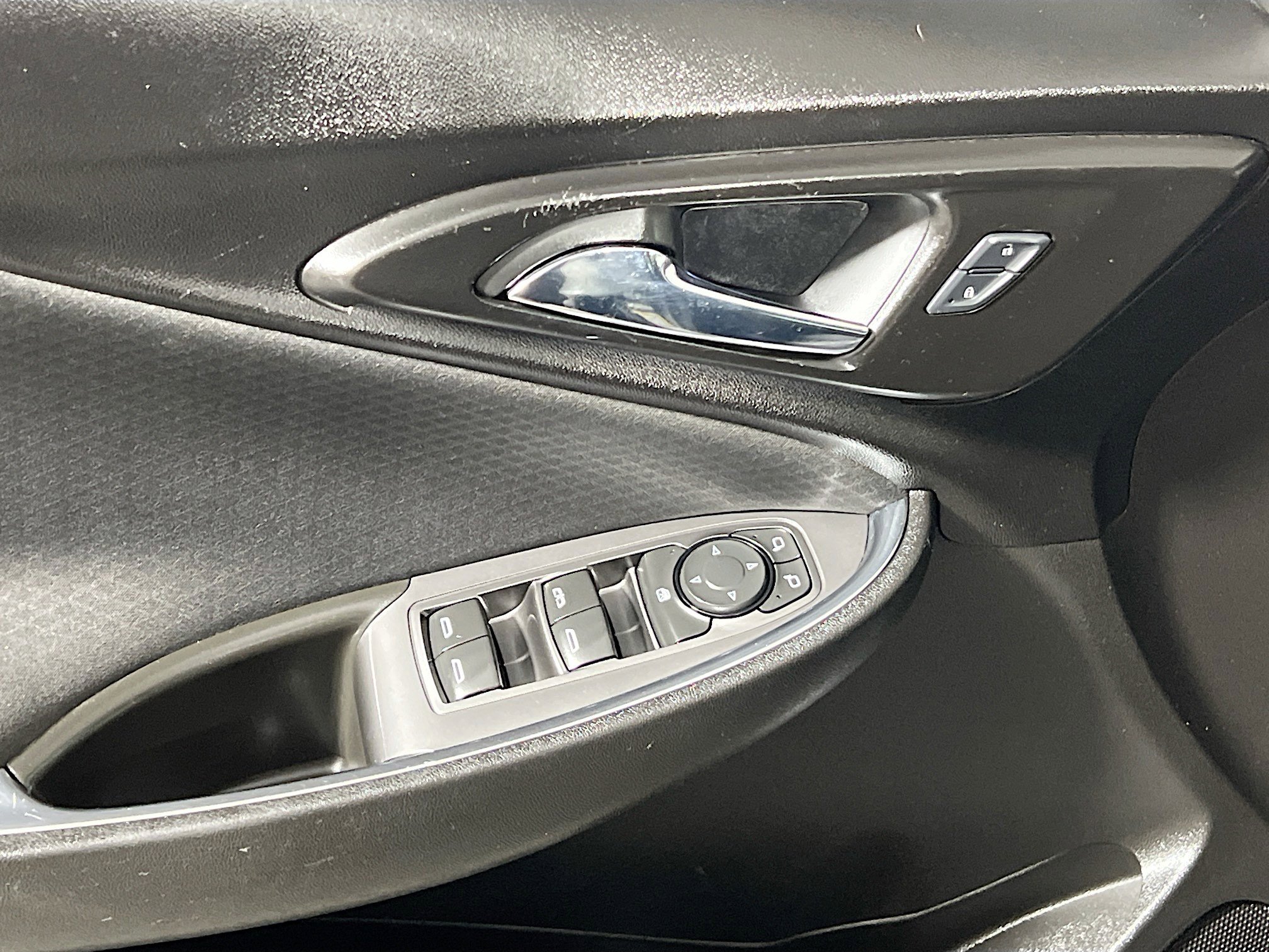 Used 2016 Chevrolet Malibu LT FWD image 17