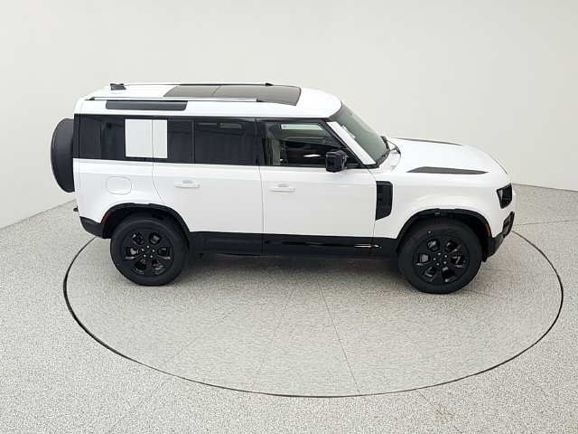 New 2026 Land Rover Defender 110 X-Dynamic SE AWD/4WD image 16