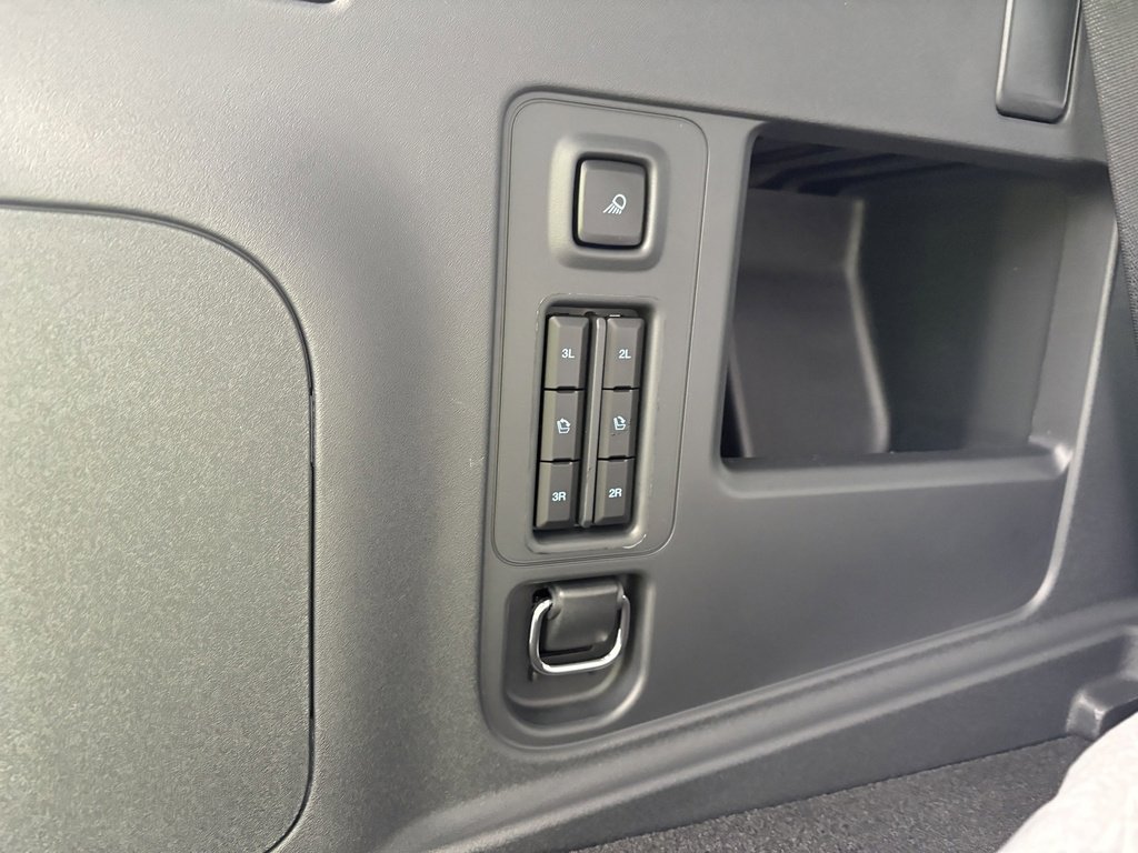 New 2025 Ford Expedition Active image 10