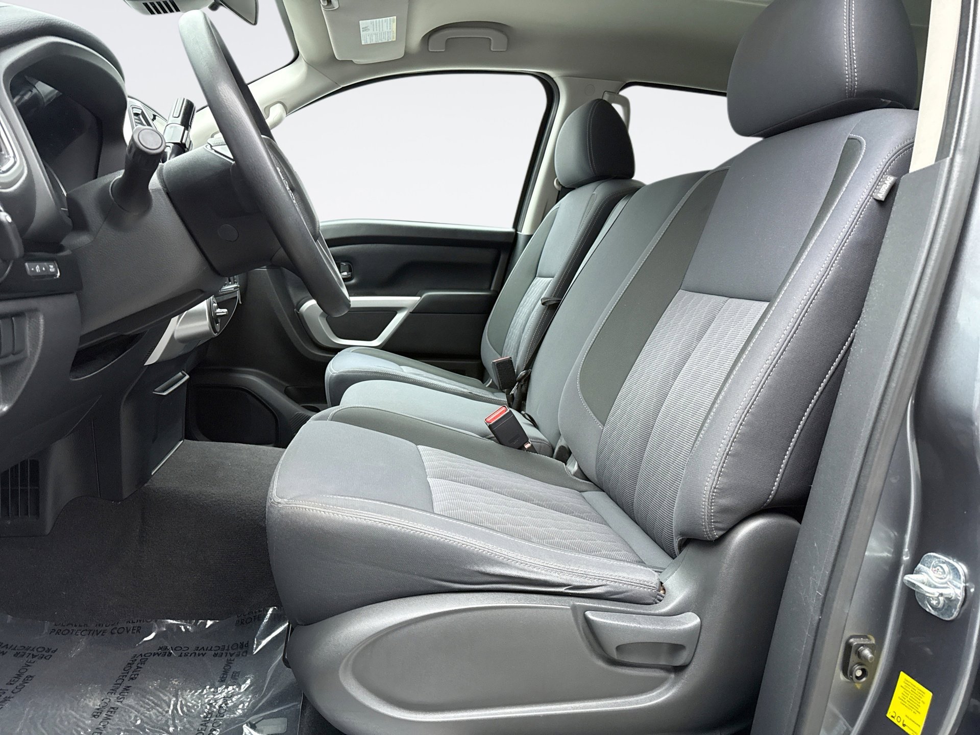 Used 2021 Nissan Titan SV w/ Accessory Utility Package image 11