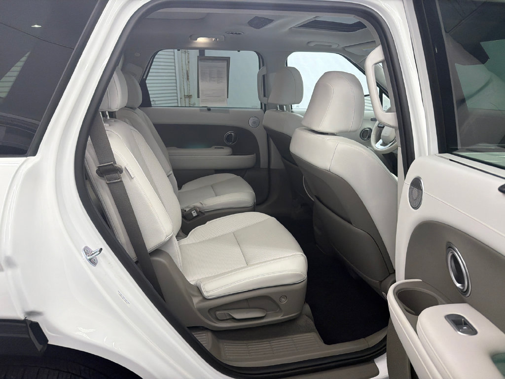 Certified 2026 Hyundai Palisade Limited FWD image 17