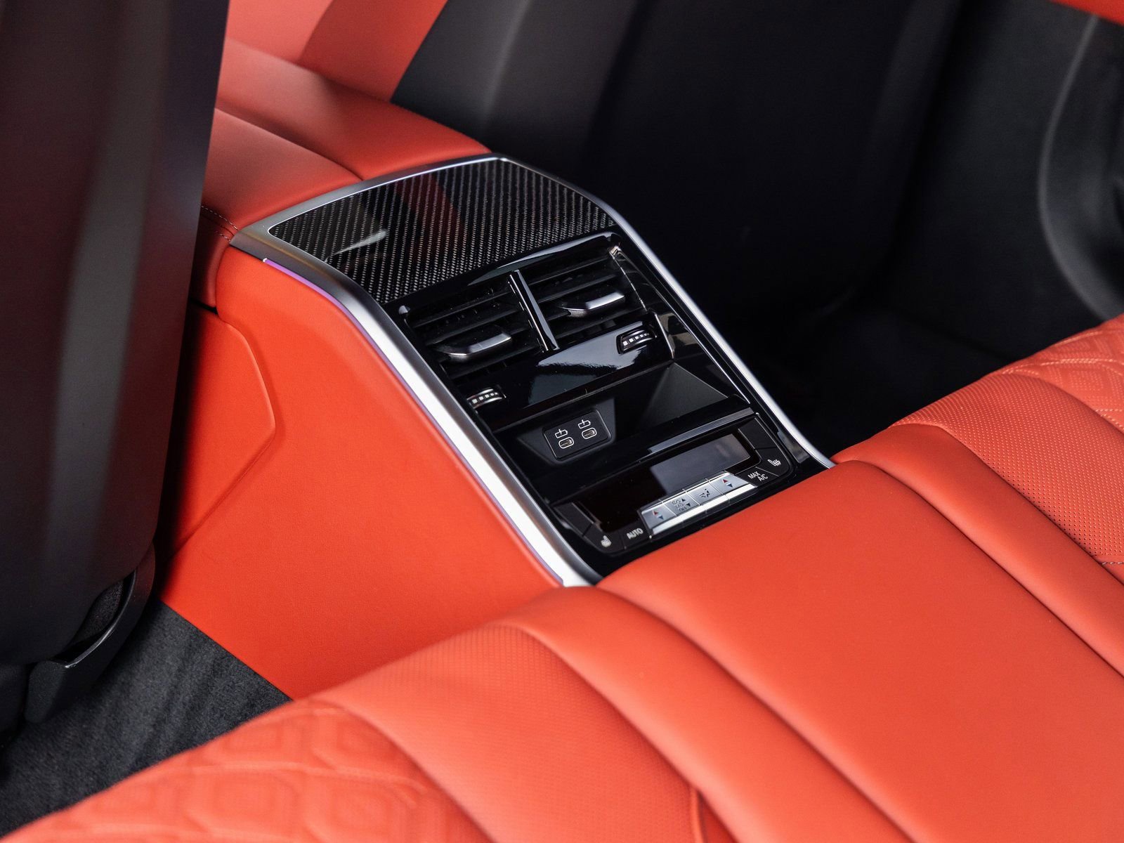 Used 2025 BMW M8 Competition w/ Driving Assistance Package image 39