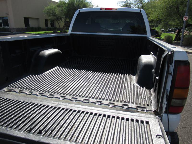 Used 2004 GMC Sierra 2500 SLE w/ Heavy-Duty Power Package image 15