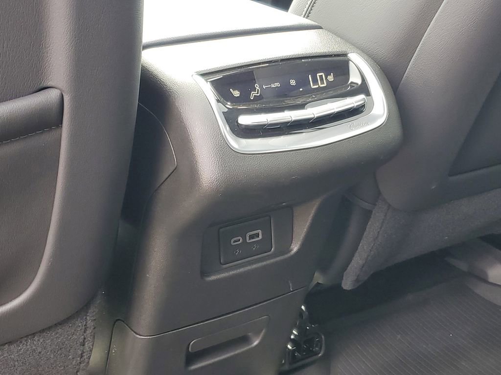Used 2025 Cadillac XT6 Sport w/ LPO, Floor Liner Package AWD/4WD image 27