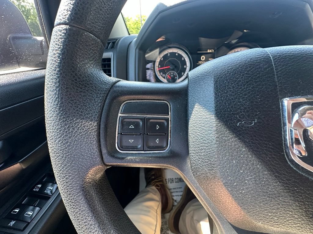 Used 2018 RAM 1500 Express AWD/4WD image 16