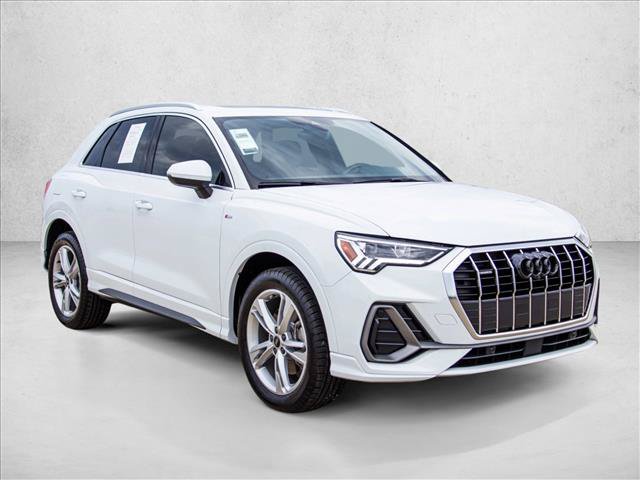 Used 2022 Audi Q3 2.0T Premium Plus w/ Premium Plus Package AWD/4WD image 3