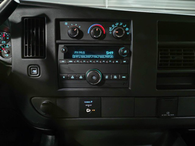 Used 2017 GMC Savana 4500 image 22