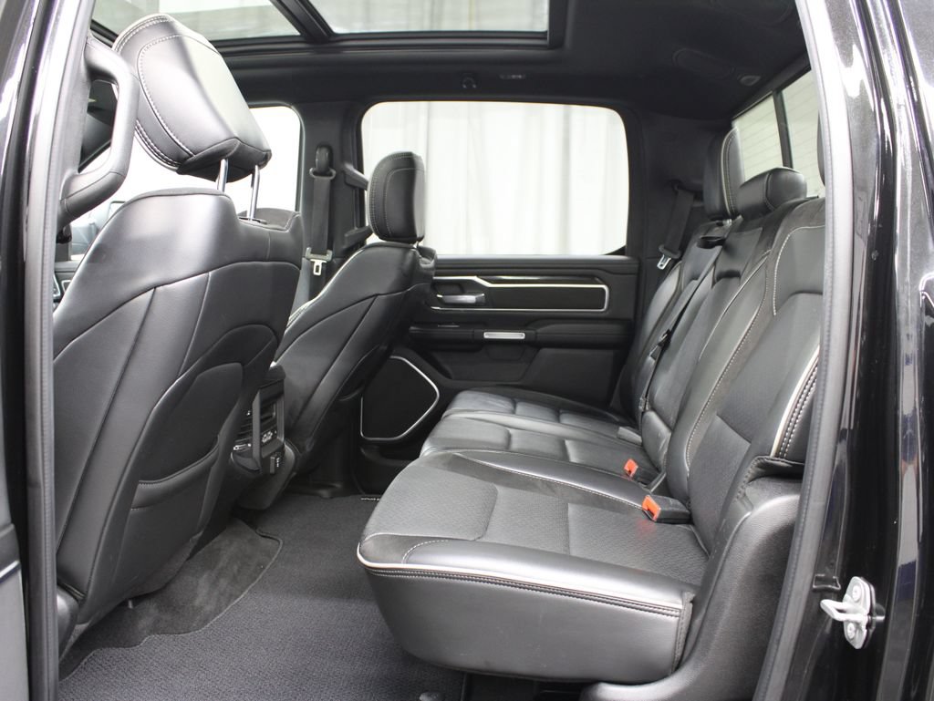 Used 2019 RAM 1500 Laramie AWD/4WD image 16