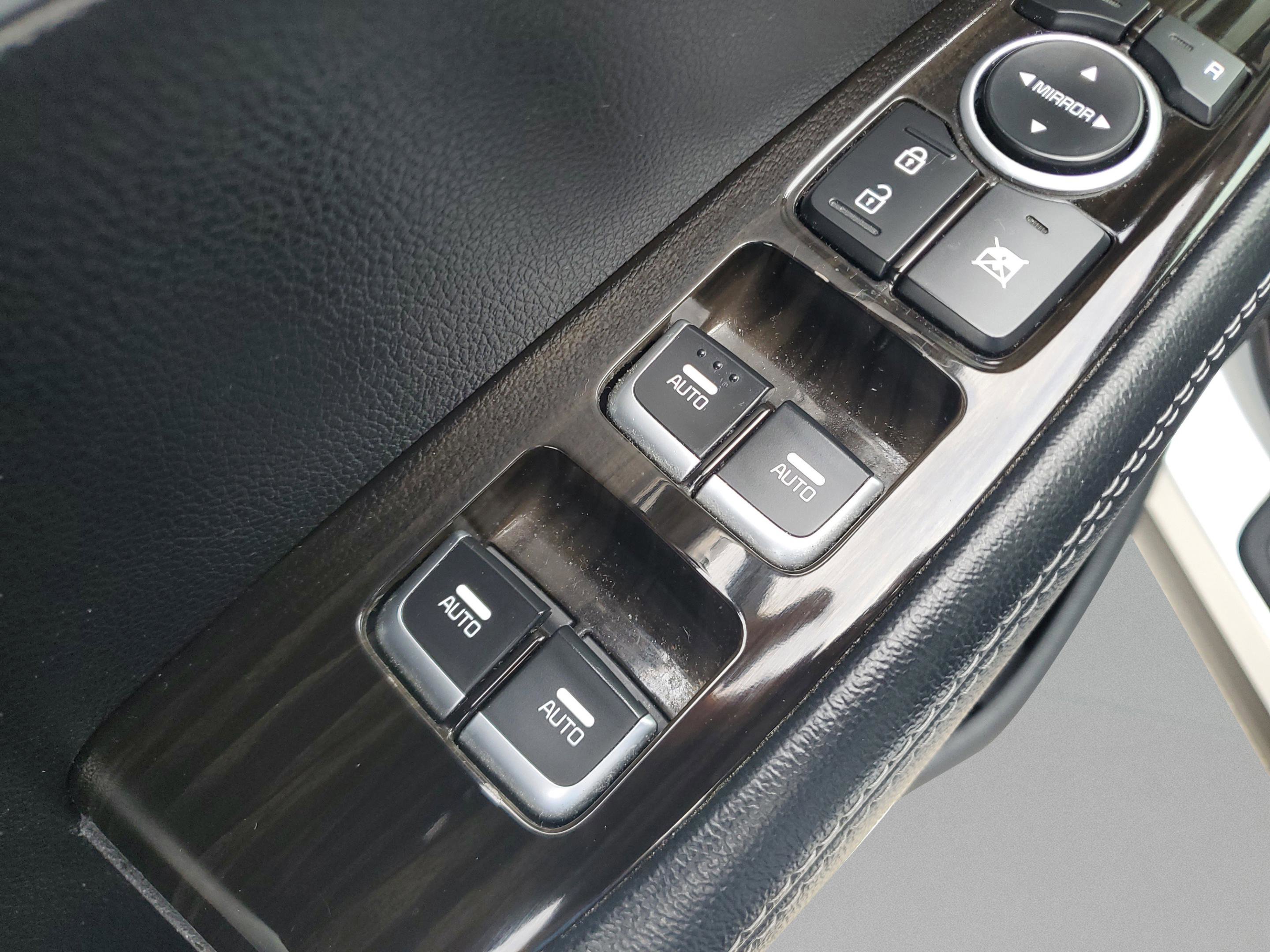 Certified 2019 Kia Sorento S image 15