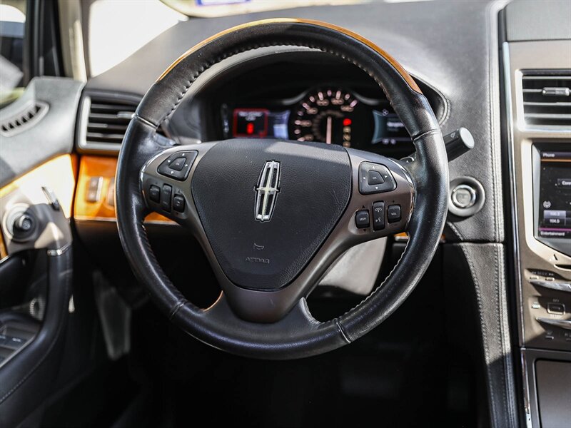 Used 2014 Lincoln MKX FWD w/ Equipment Group 102A image 20