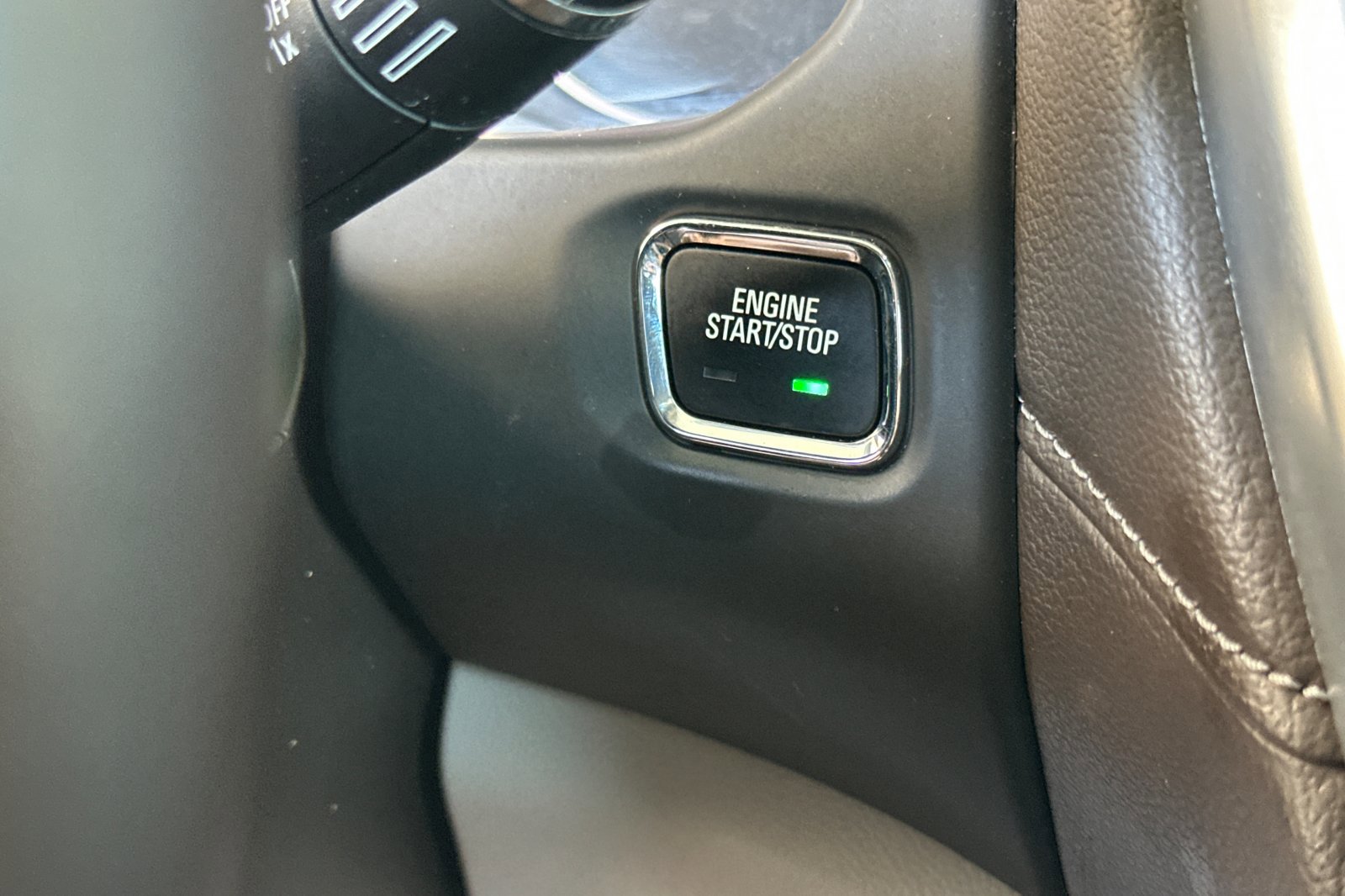 Certified 2023 GMC Acadia SLT image 24