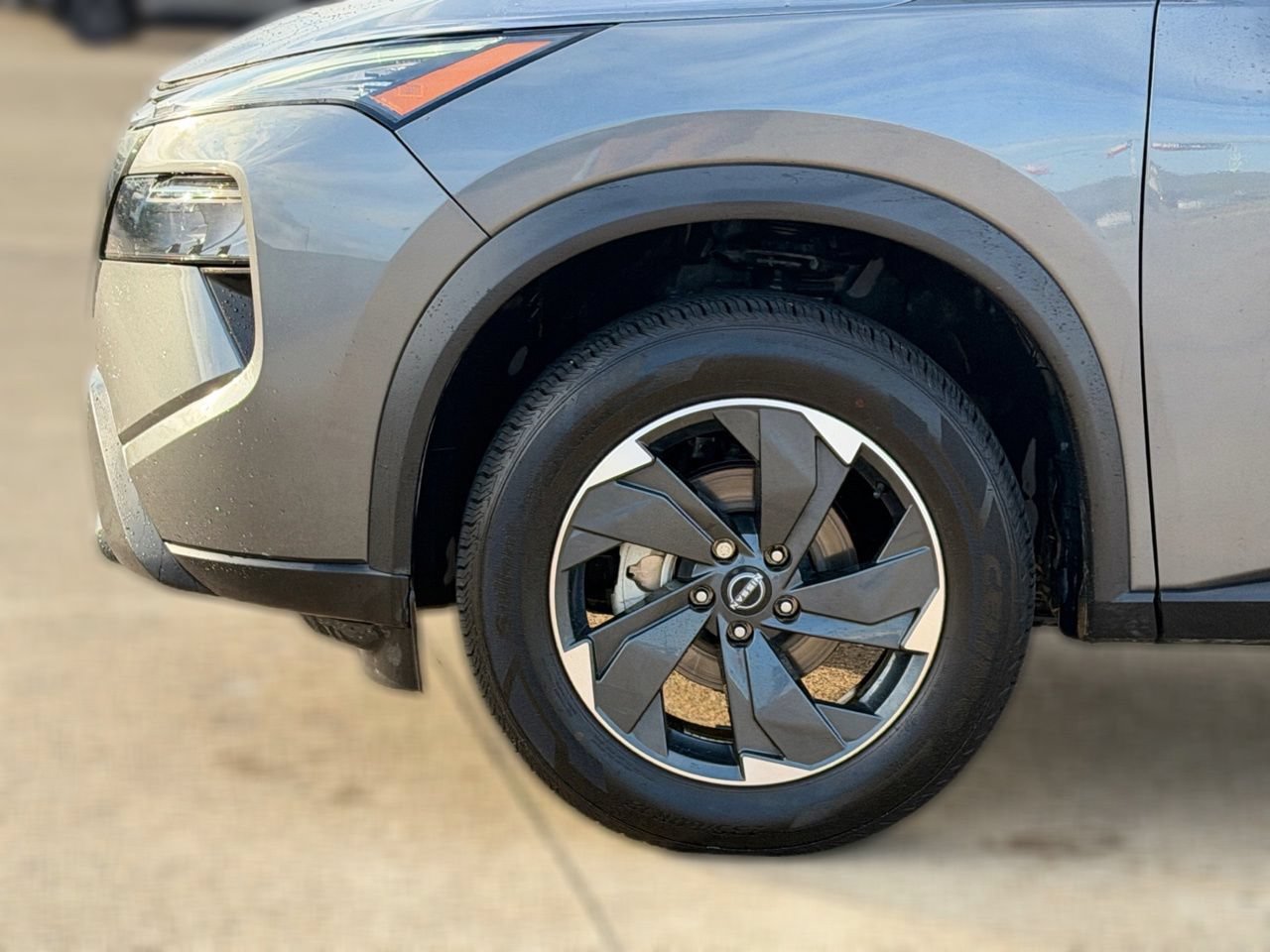 Certified 2025 Nissan Rogue SV AWD/4WD image 8