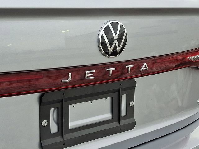 Used 2025 Volkswagen Jetta SE image 31