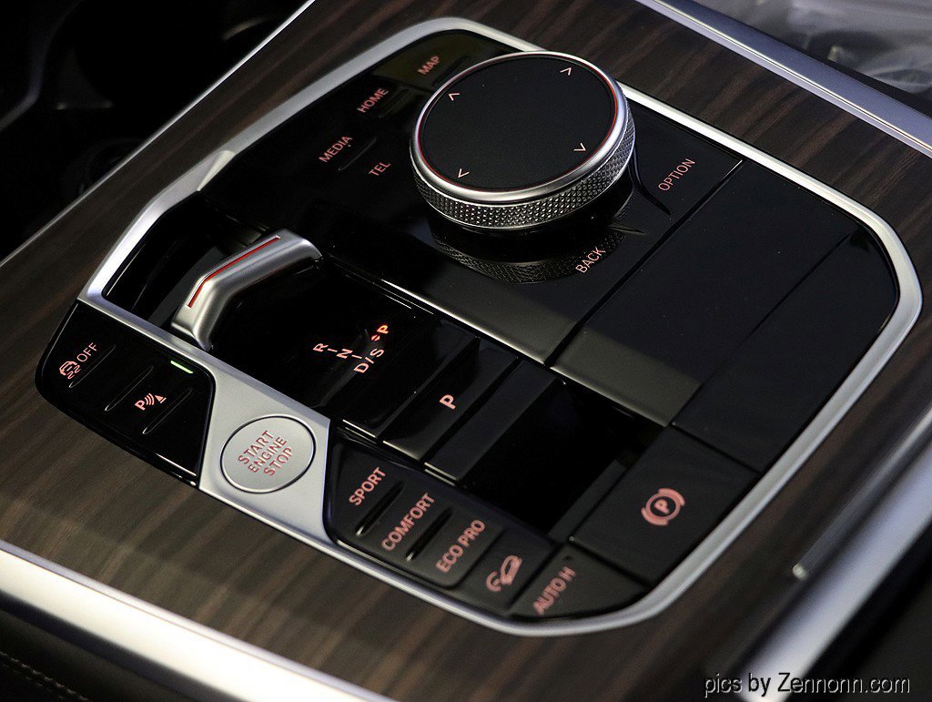 Used 2026 BMW X5 xDrive40i w/ Climate Comfort Package image 16