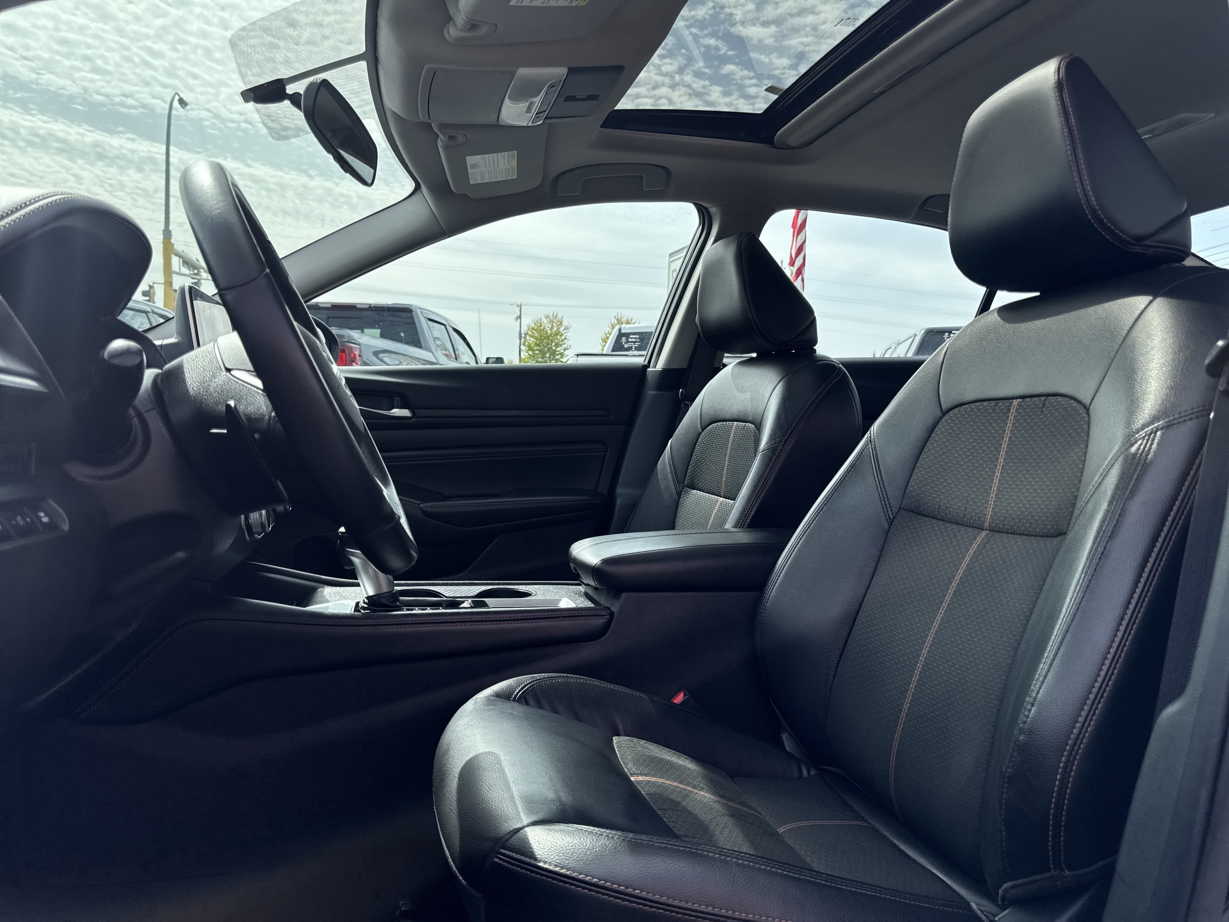Used 2019 Nissan Altima 2.5 SR w/ SR Premium Package AWD/4WD image 15