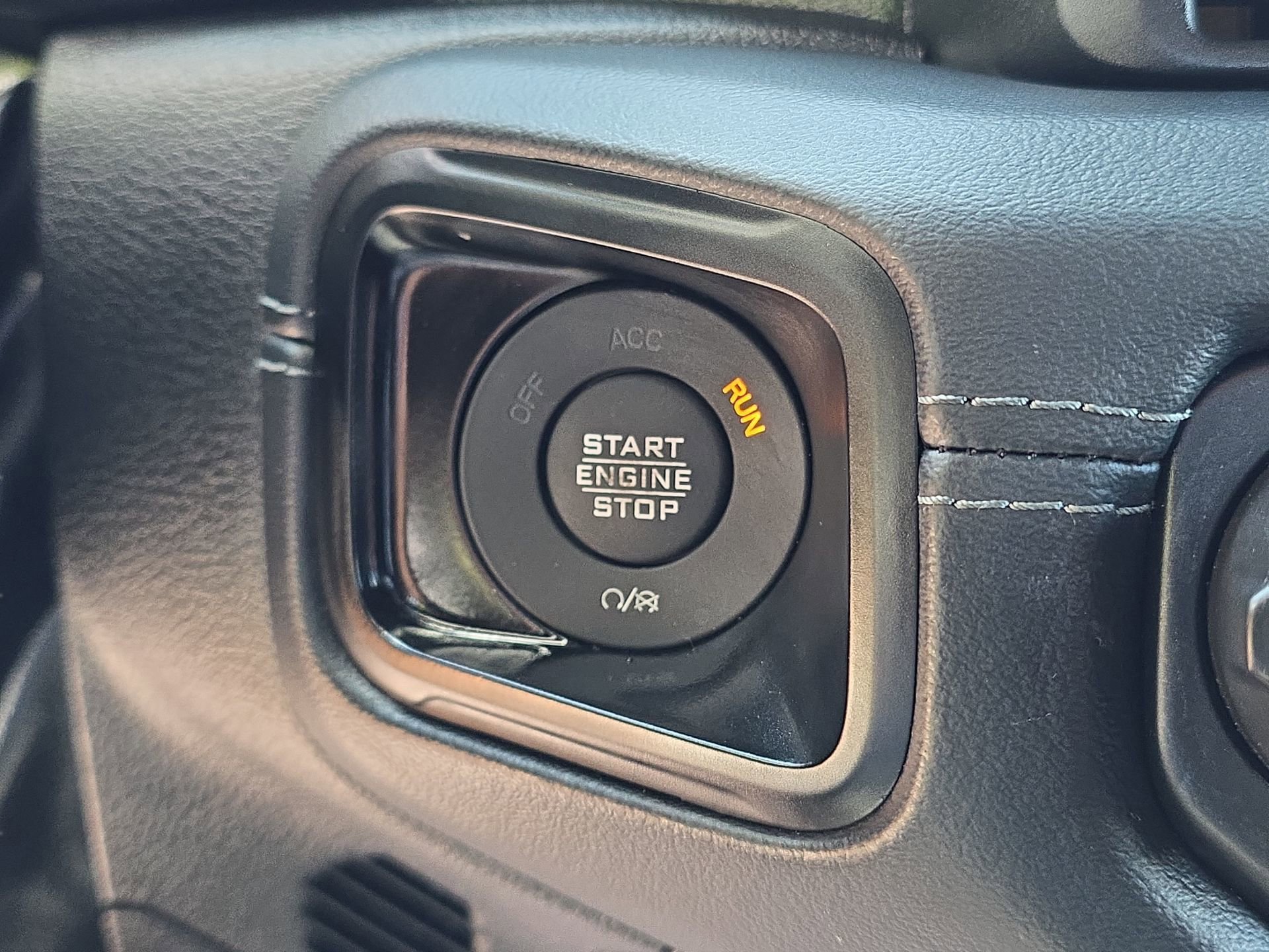 Used 2024 Jeep Wrangler Sahara w/ Technology Group image 57