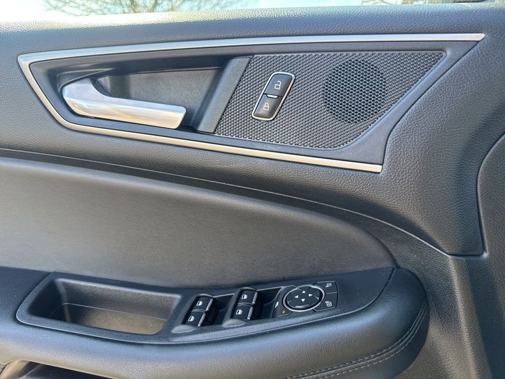 Used 2022 Ford Edge SEL w/ Convenience Package image 18