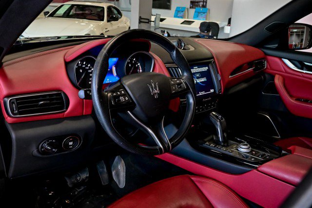 Used 2020 Maserati Levante AWD/4WD image 48