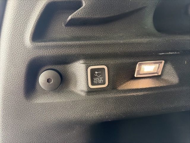 Used 2021 Jeep Grand Cherokee L Laredo AWD/4WD image 9