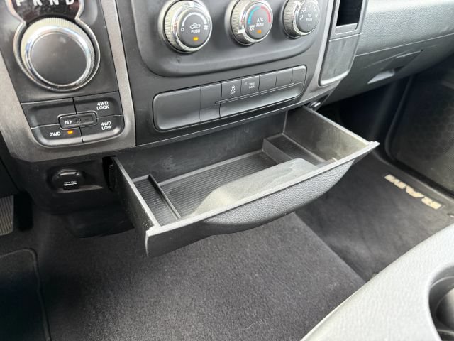 Used 2015 RAM 1500 Express AWD/4WD image 38
