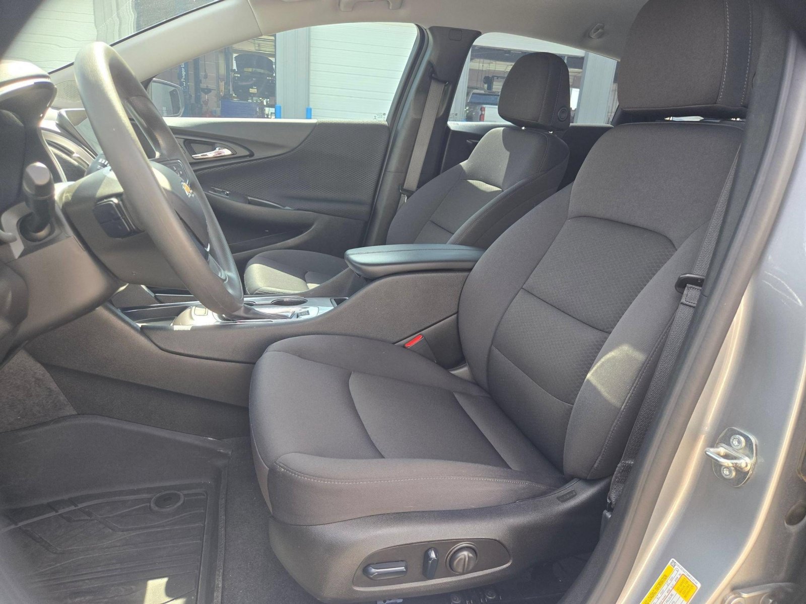 Used 2024 Chevrolet Malibu LT FWD image 9