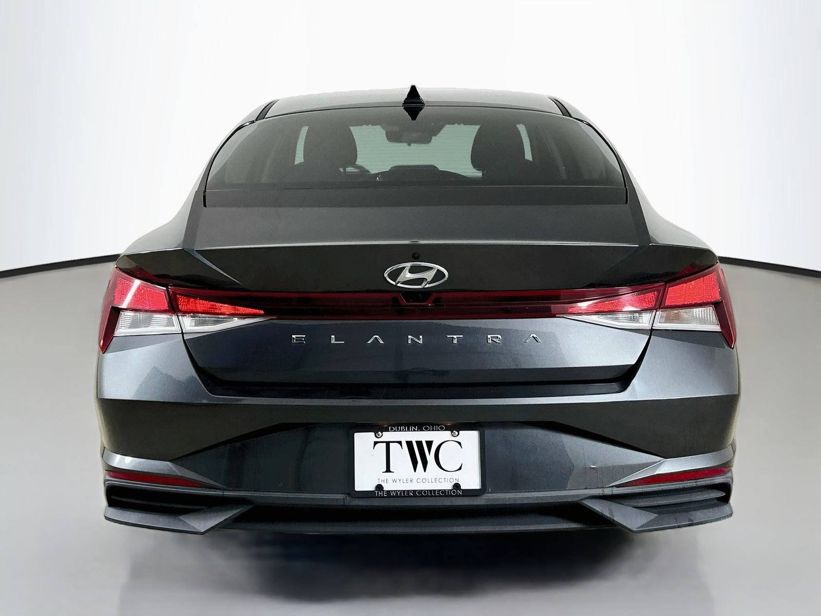 Used 2021 Hyundai Elantra SEL FWD image 6