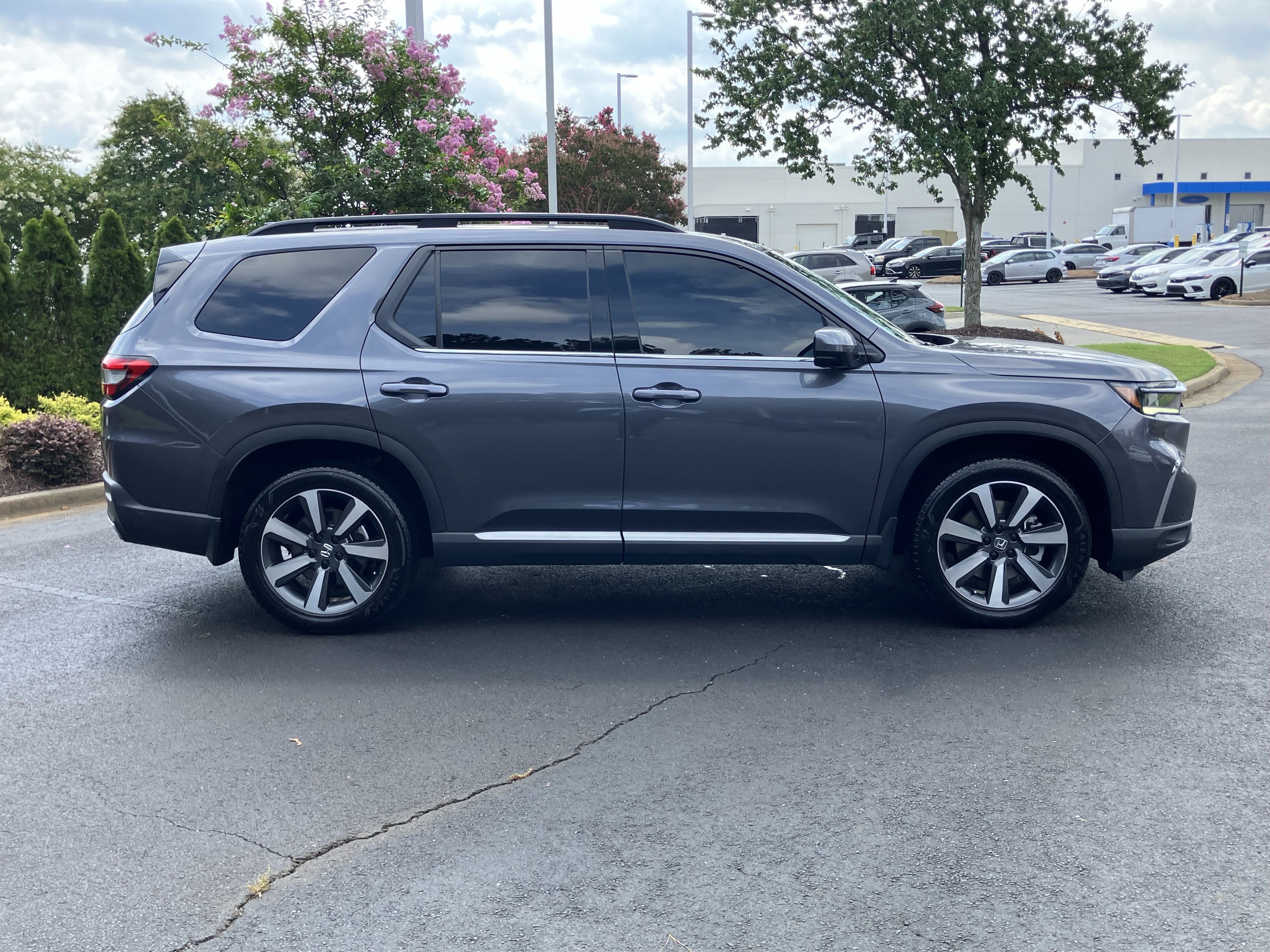 Certified 2025 Honda Pilot Elite image 11