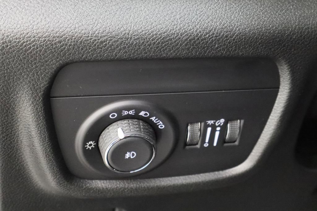 New 2025 Jeep Grand Cherokee Limited image 23